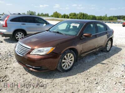 2013 Chrysler 200 LX, brown — VIN 1C3CCBAB5DN608237, Copart