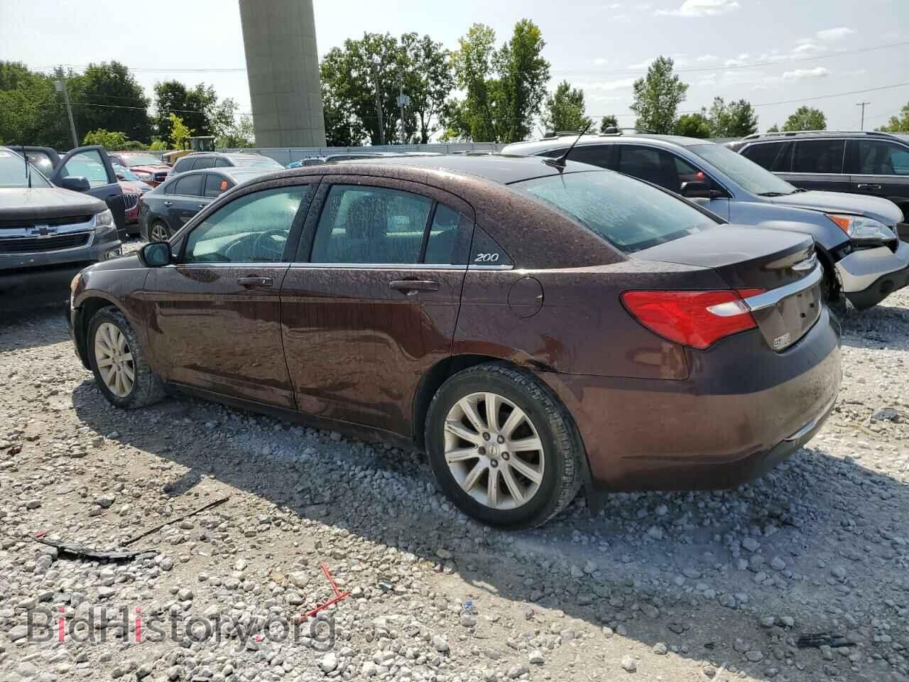 2013 CHRYSLER 200 - VIN: 1C3CCBAB5DN608237 - Фото 2