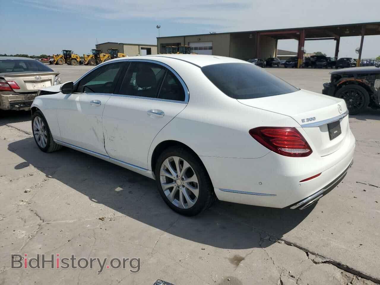 2017 MERCEDES-BENZ E-CLASS - VIN: WDDZF4JB4HA066835 - Фото 2