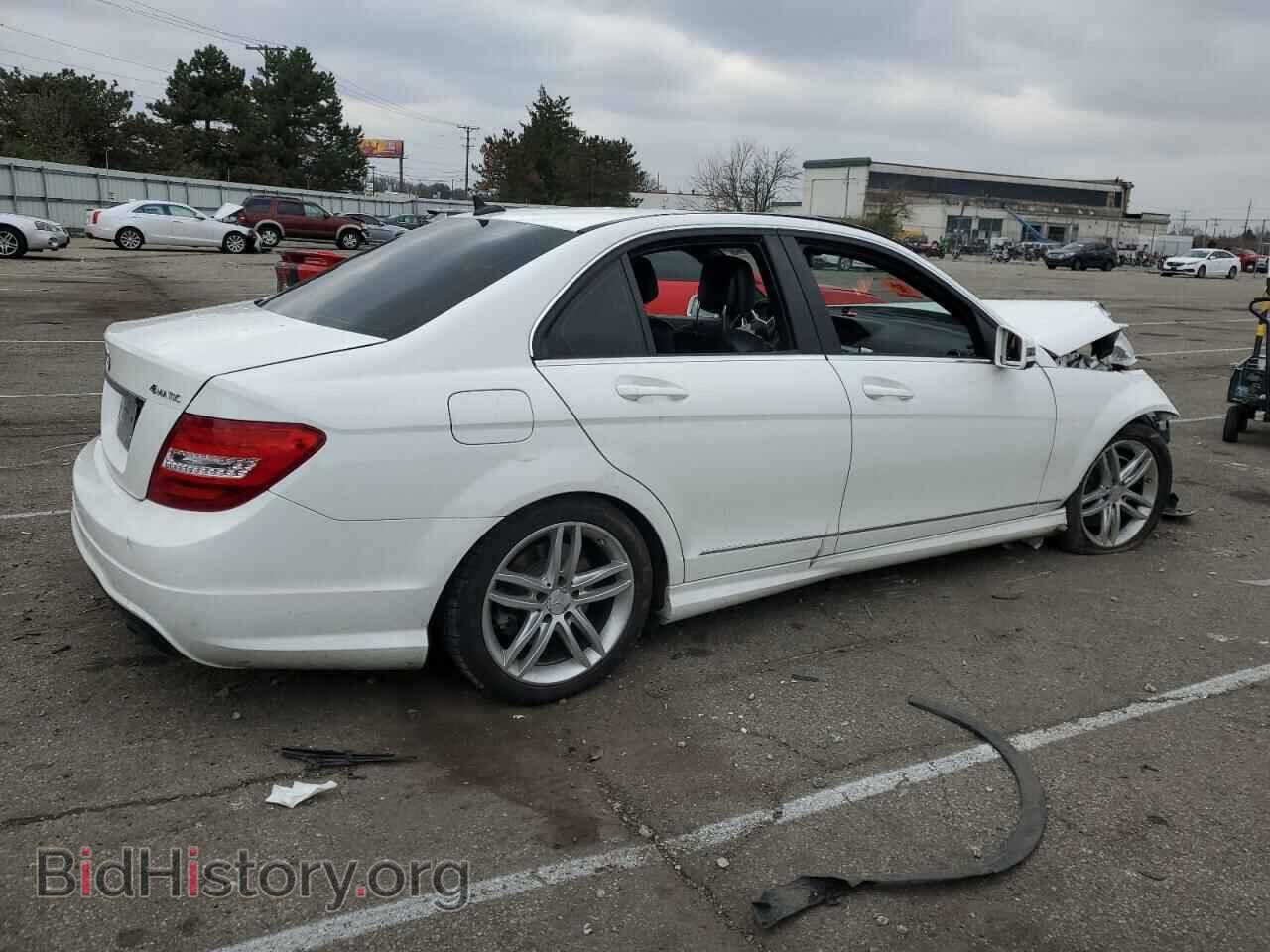 2013 MERCEDES-BENZ C-CLASS - VIN: WDDGF8AB2DA841089 - Фото 3
