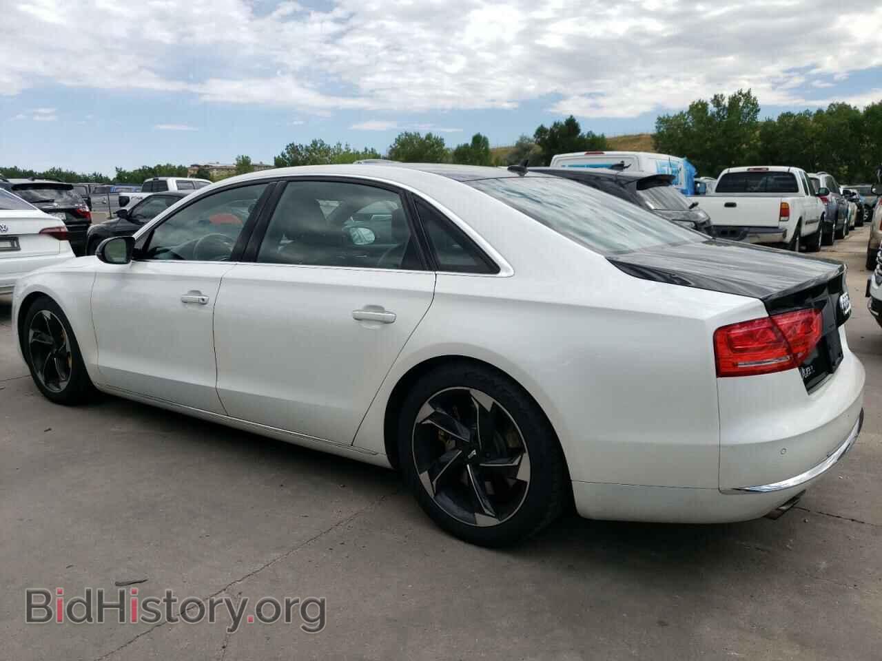 2011 AUDI A8 - VIN: WAURVAFD1BN019197 - Фото 2