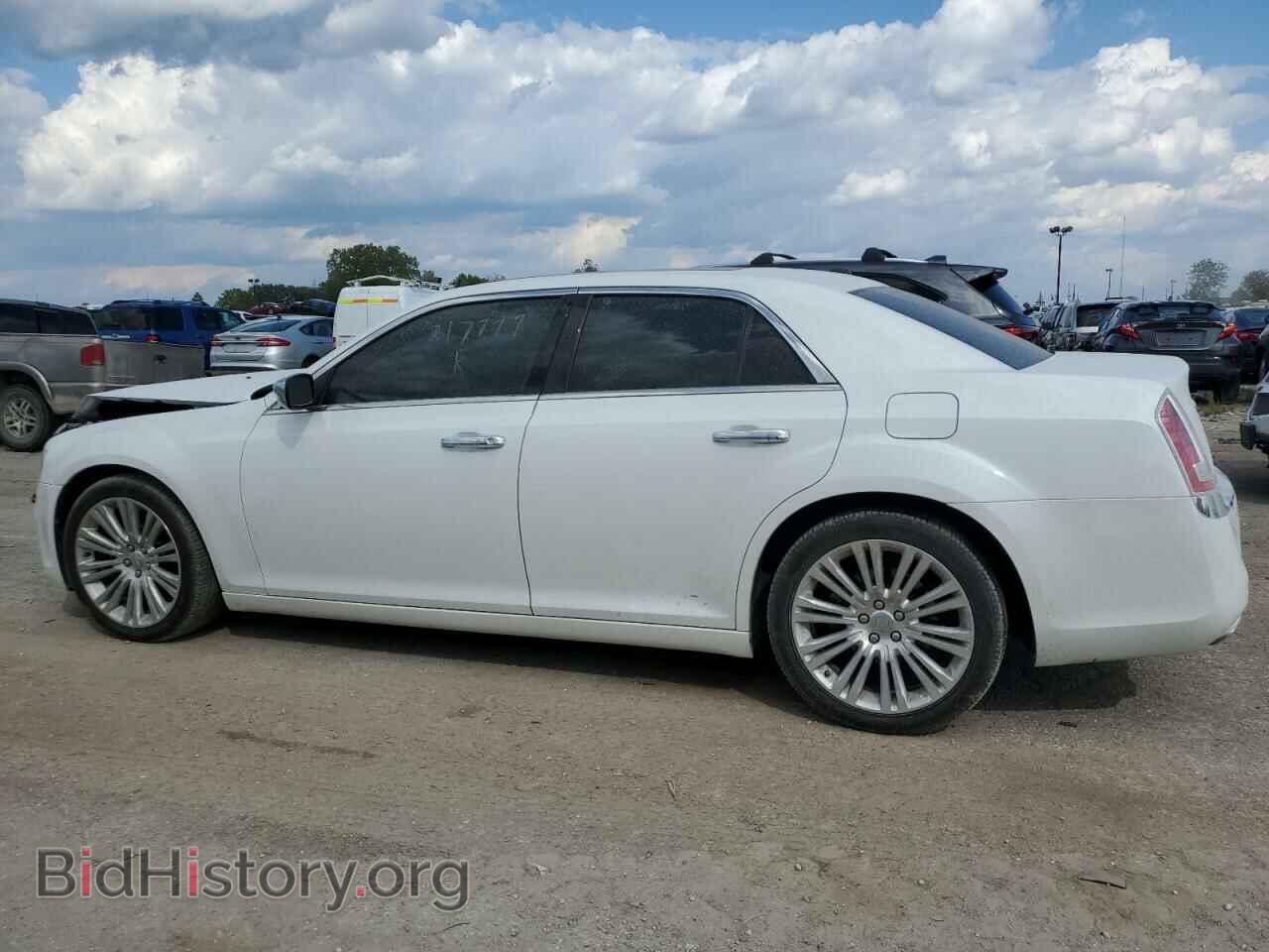 2014 CHRYSLER 300 - VIN: 2C3CCAET0EH217777 - Фото 2