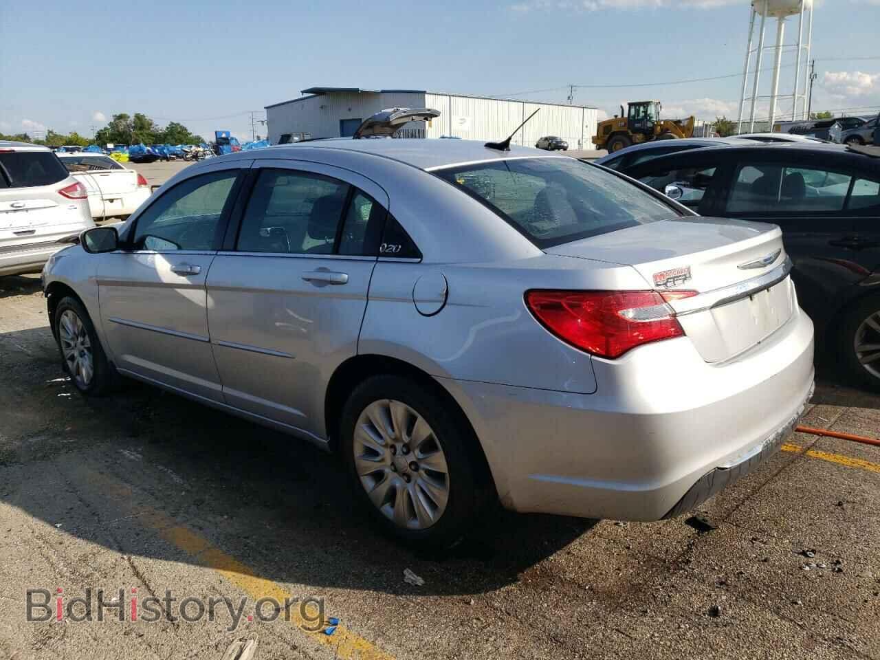 2012 CHRYSLER 200 - VIN: 1C3CCBAB6CN191323 - Фото 2