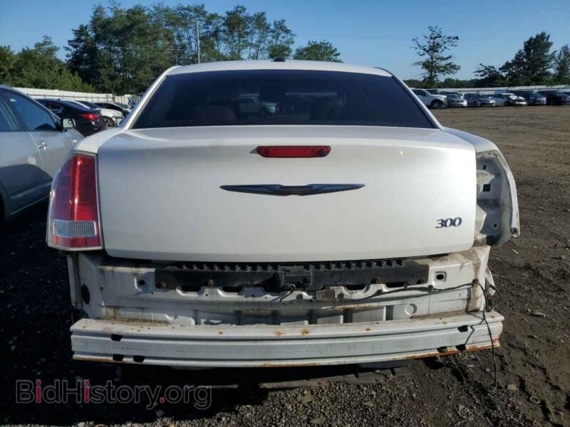 2012 Chrysler 300 (VIN 2C3CCAAG7CH180703) — фото 6 из 12