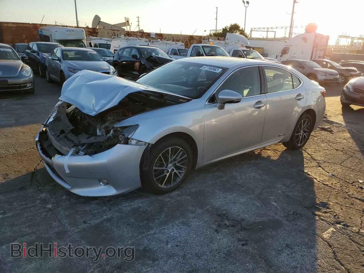 Photo JTHBW1GG5E2057675 - LEXUS ES300 2014