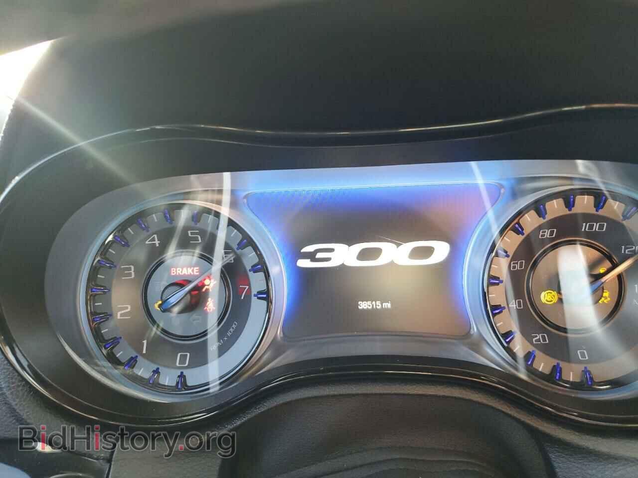 2019 CHRYSLER 300 - VIN: 2C3CCAGG5KH610783 - Фото 9