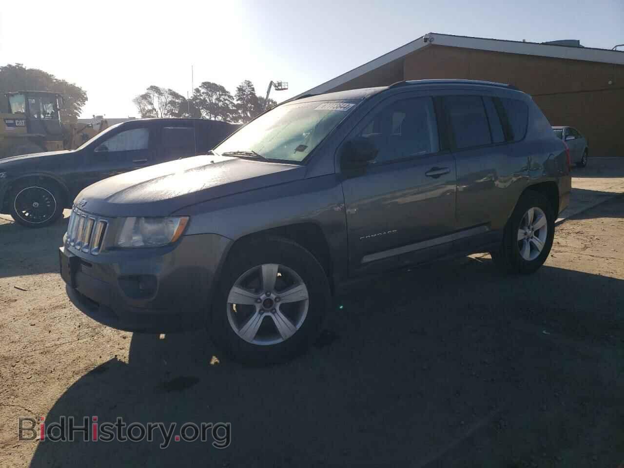 Photo 1J4NT1FB1BD236416 - JEEP COMPASS 2011