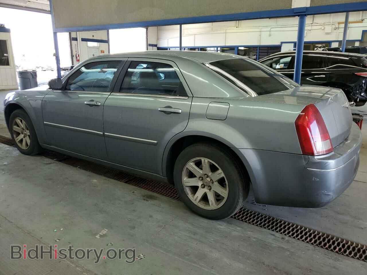 2006 CHRYSLER 300 - VIN: 2C3KA53G86H251465 - Фото 2