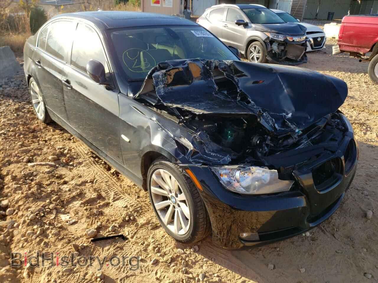 Photo WBAPH7C59BE681740 - BMW 3 SERIES 2011