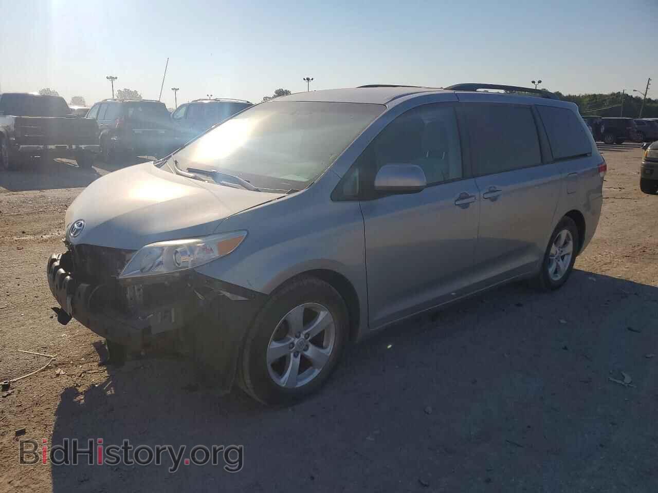 Фотография 5TDKK3DC8DS384508 - TOYOTA SIENNA 2013