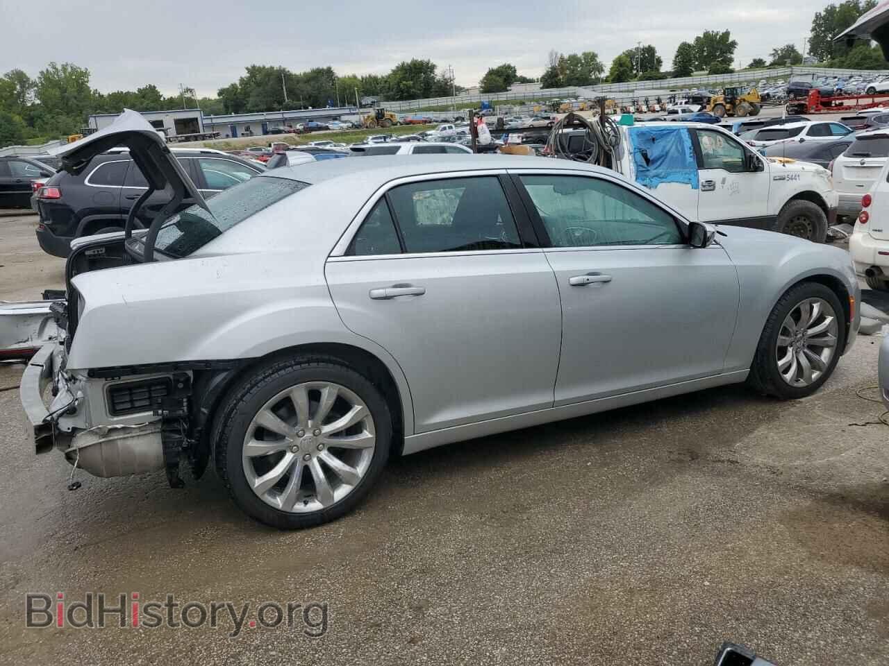 2019 CHRYSLER 300 - VIN: 2C3CCAAG2KH566251 - Фото 3