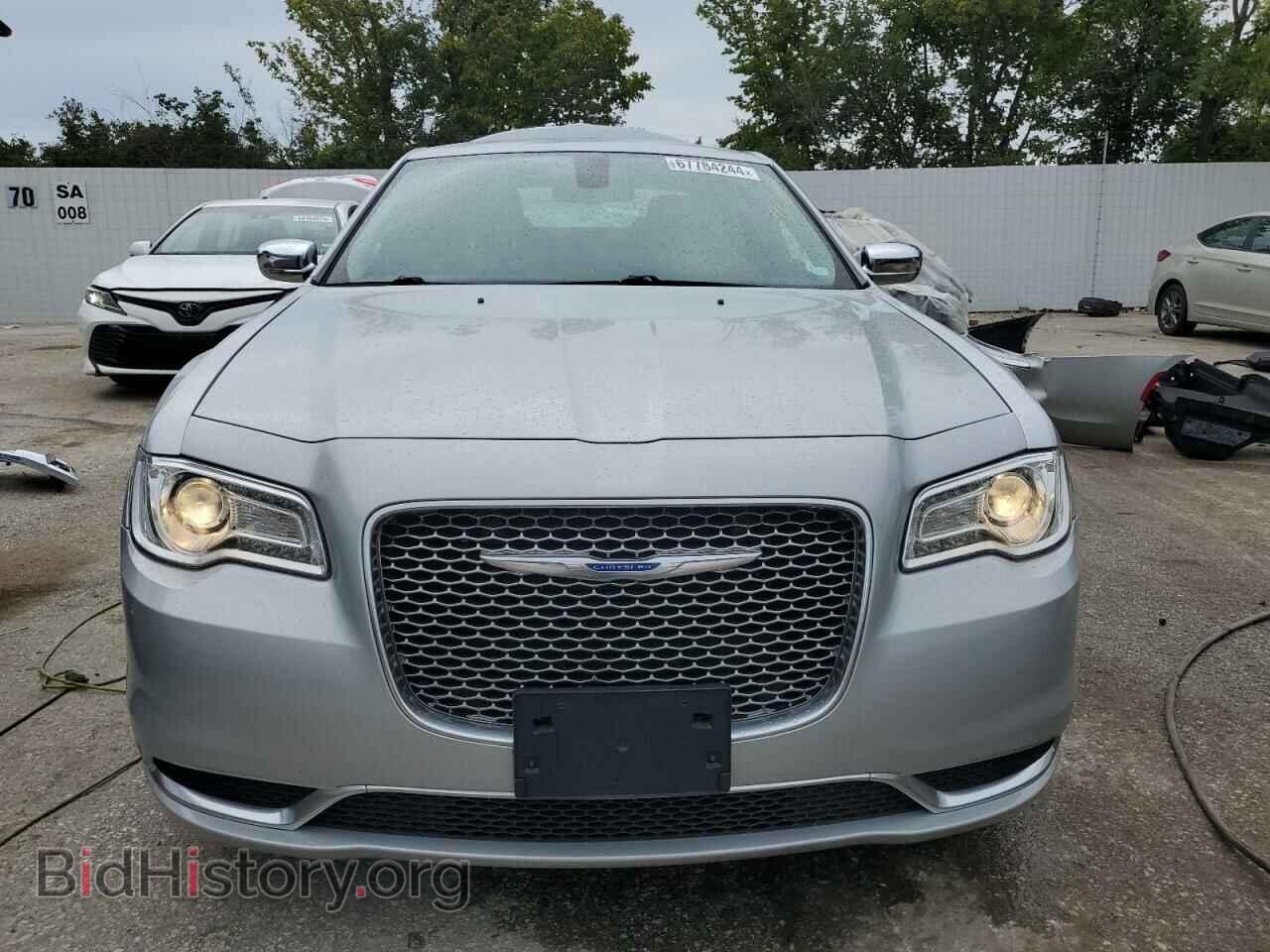 2019 CHRYSLER 300 - VIN: 2C3CCAAG2KH566251 - Фото 5