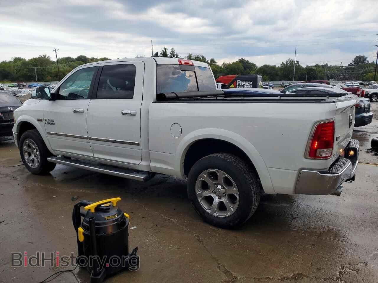 2018 RAM 1500 - VIN: 1C6RR7VT2JS220696 - Фото 2