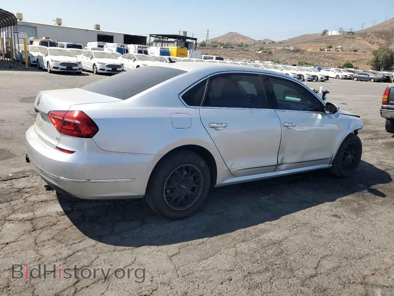 2016 VOLKSWAGEN PASSAT - VIN: 1VWAT7A31GC050618 - Фото 3