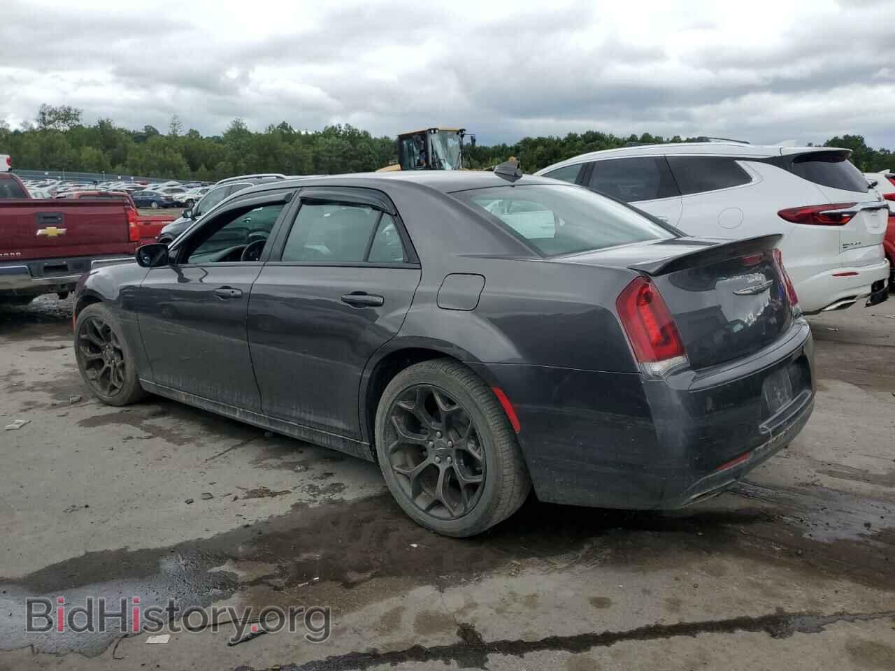 2017 CHRYSLER 300 - VIN: 2C3CCABG1HH668809 - Фото 2