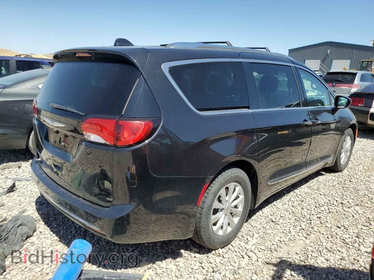 2018 CHRYSLER PACIFICA - VIN: 2C4RC1BG1JR211214 - Фото 3