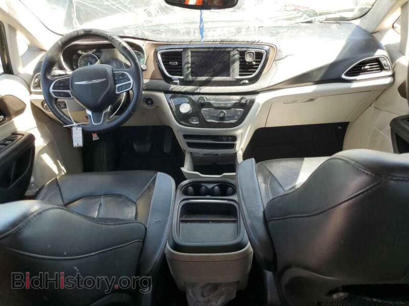 2018 Chrysler PACIFICA (VIN 2C4RC1BG1JR211214) — photo 8 of 13