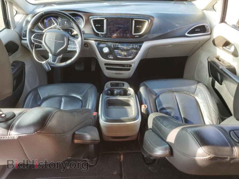 2017 Chrysler PACIFICA (VIN 2C4RC1BG5HR831879) — фото 8 из 15