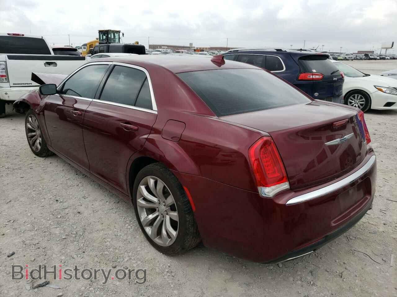 2017 CHRYSLER 300 - VIN: 2C3CCAAG1HH577542 - Фото 2