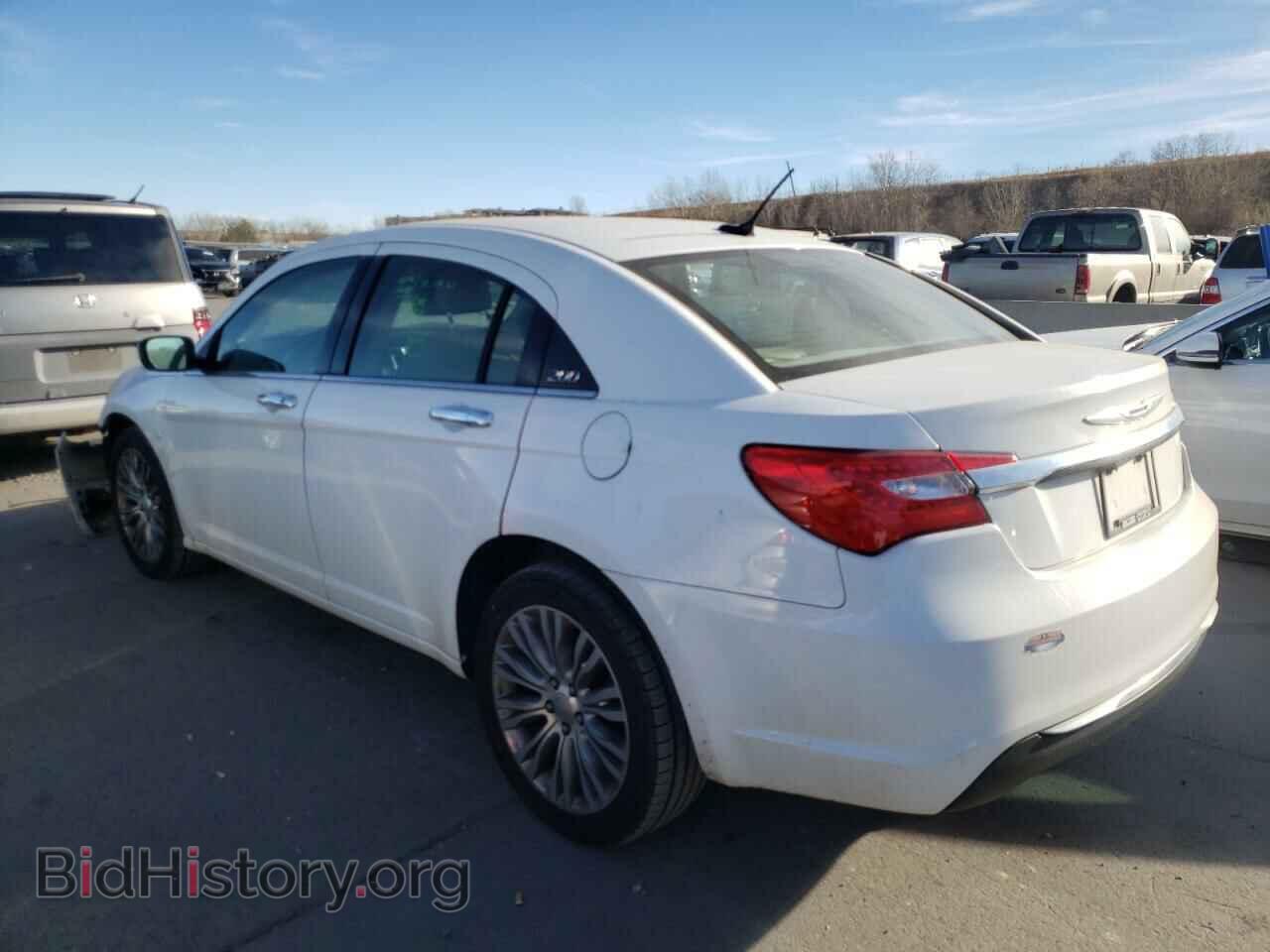 2011 CHRYSLER 200 - VIN: 1C3BC2FB3BN579872 - Фото 3