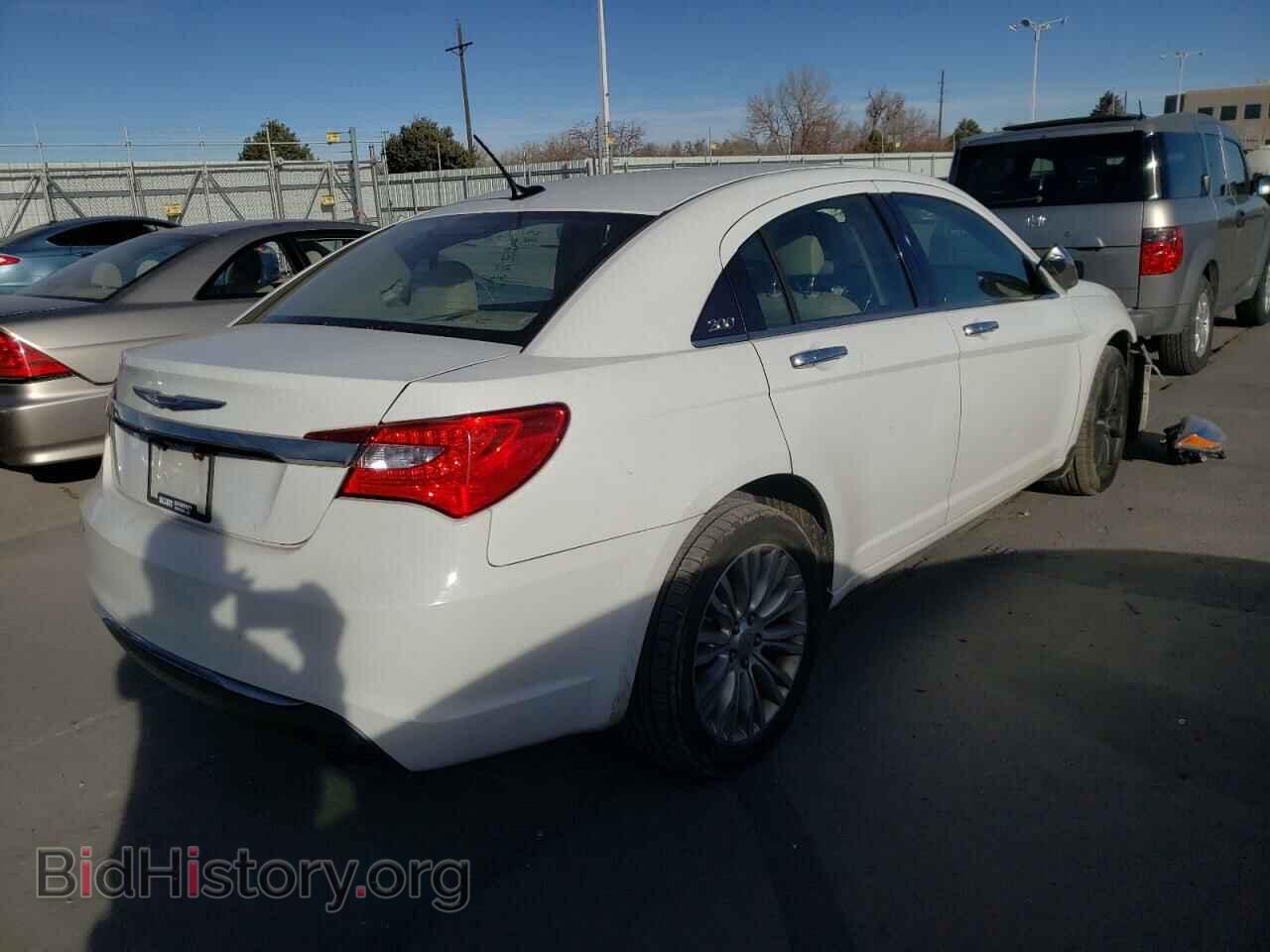 2011 CHRYSLER 200 - VIN: 1C3BC2FB3BN579872 - Фото 4