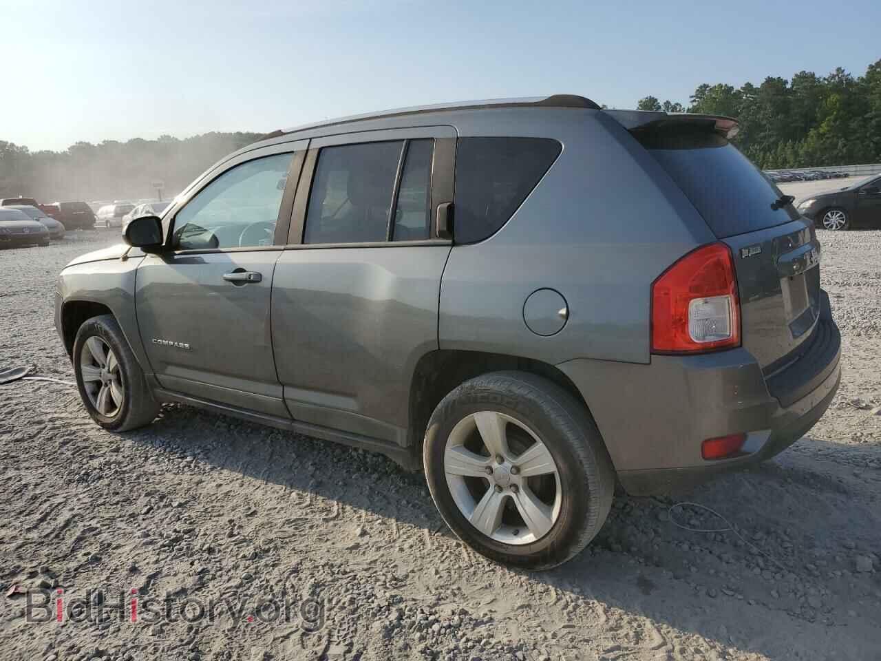 2011 JEEP COMPASS - VIN: 1J4NT1FA4BD215941 - Photo 2