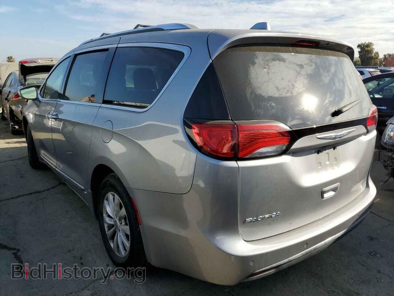 2018 CHRYSLER PACIFICA - VIN: 2C4RC1BG2JR246585 - Фото 2
