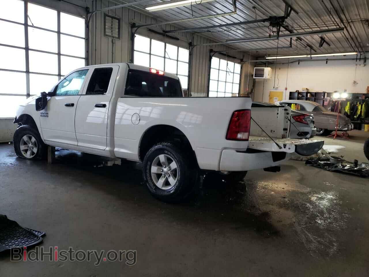 2018 RAM 1500 - VIN: 1C6RR7FG3JS148778 - Фото 2