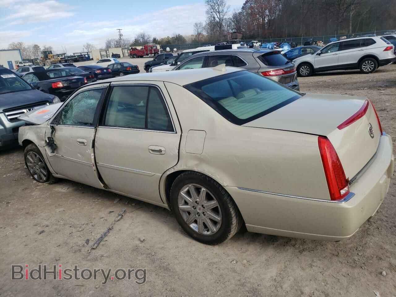 2011 CADILLAC DTS - VIN: 1G6KH5E63BU143132 - Фото 2