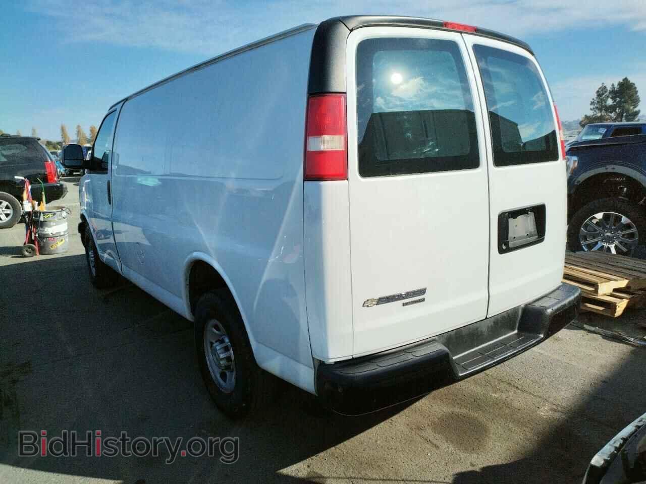 2014 CHEVROLET EXPRESS - VIN: 1GCWGFCA7E1206902 - Фото 2