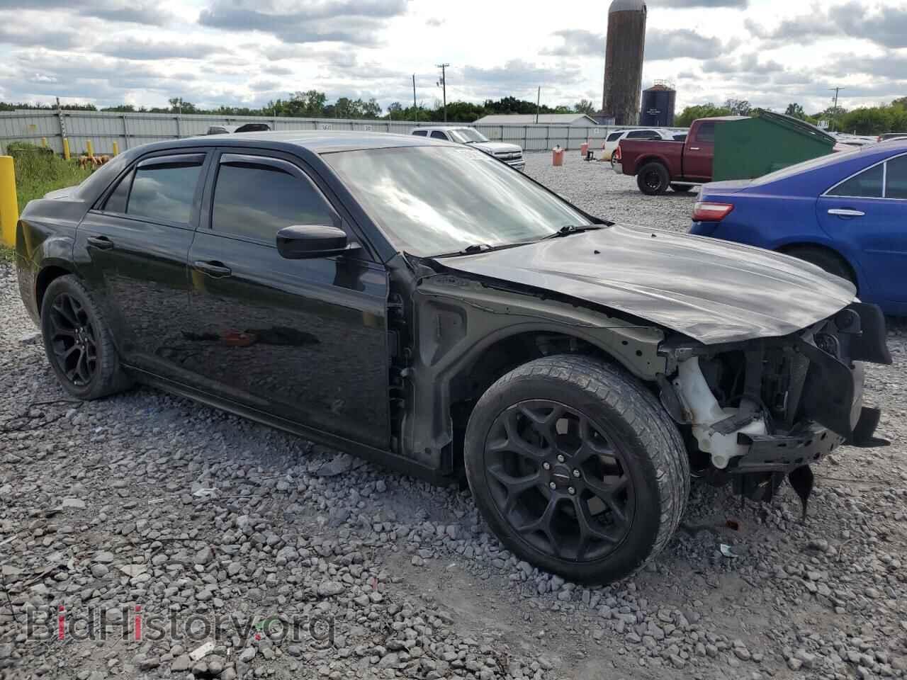2019 CHRYSLER 300 - VIN: 2C3CCABT5KH704909 - Фото 4