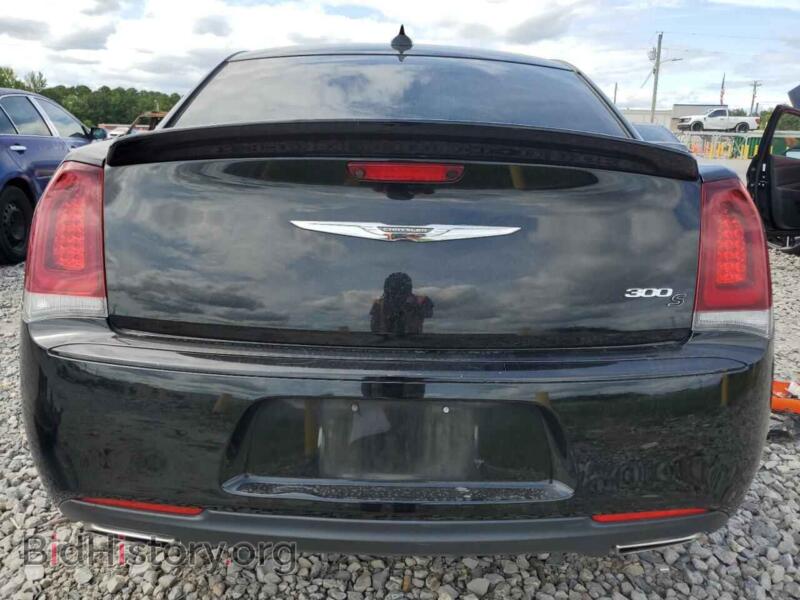2019 Chrysler 300 (VIN 2C3CCABT5KH704909) — фото 6 из 13