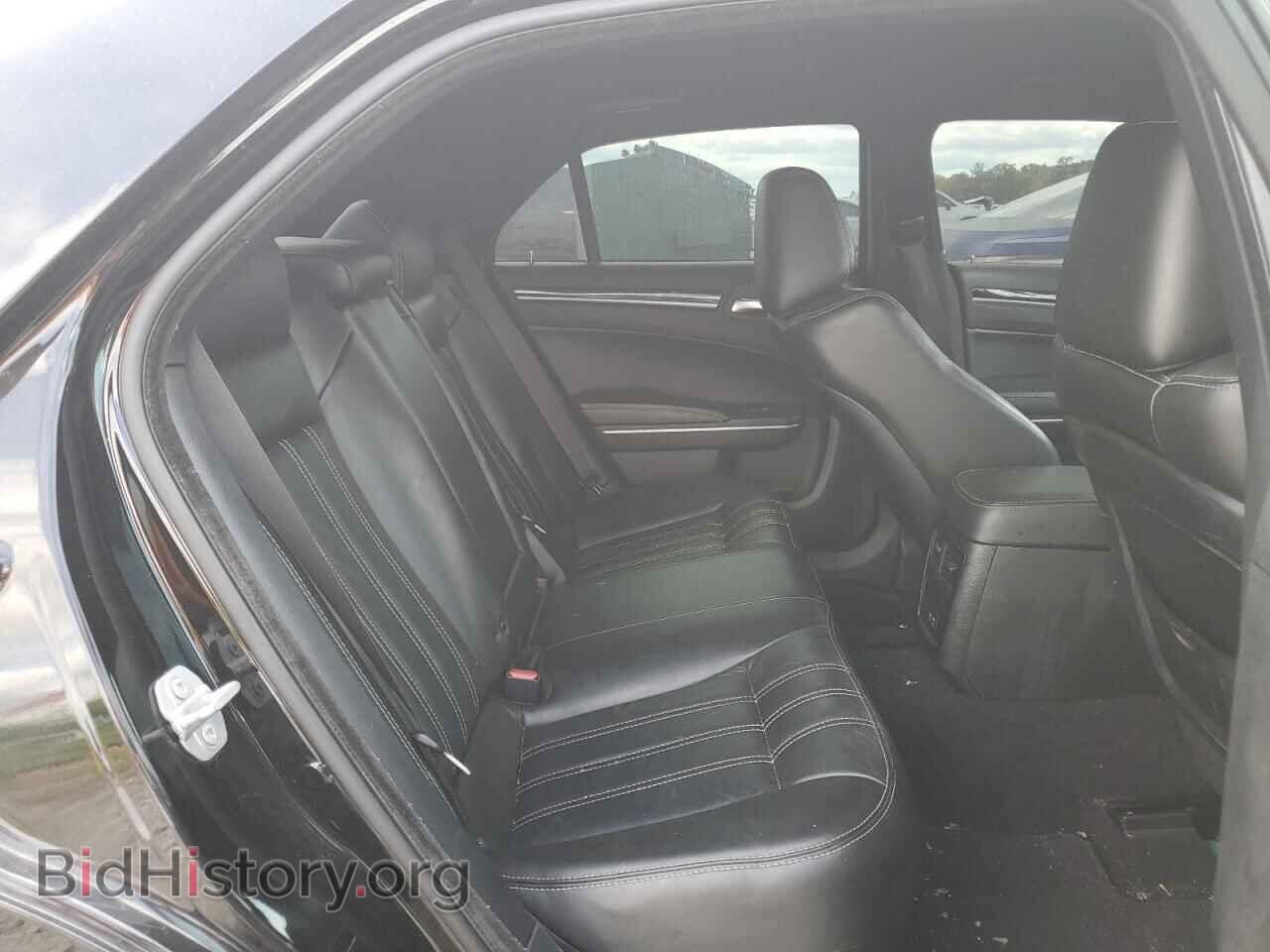2019 CHRYSLER 300 - VIN: 2C3CCABT5KH704909 - Фото 10