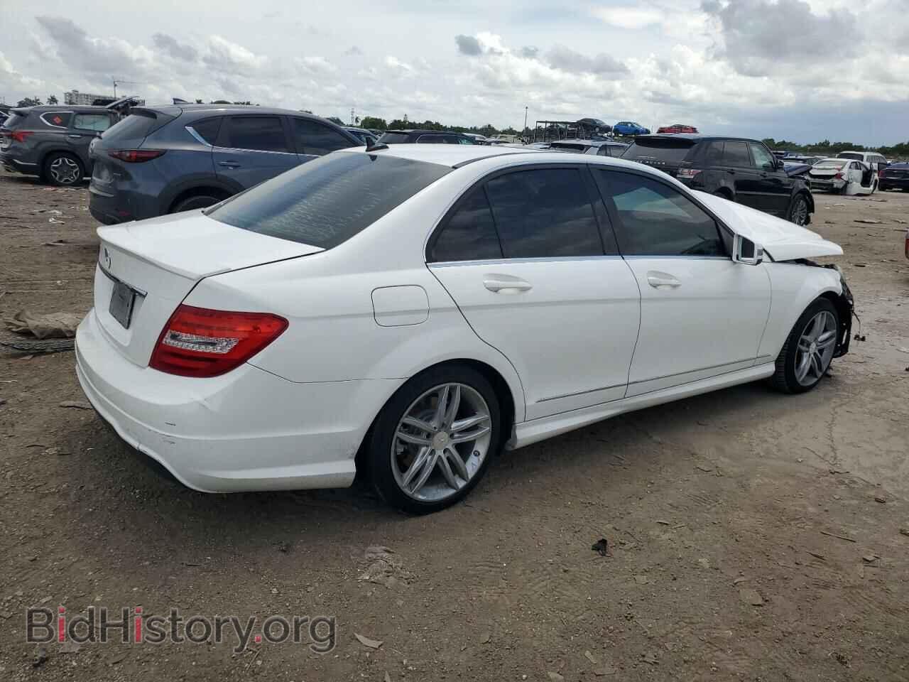 2013 MERCEDES-BENZ C-CLASS - VIN: WDDGF4HB7DA854385 - Фото 3