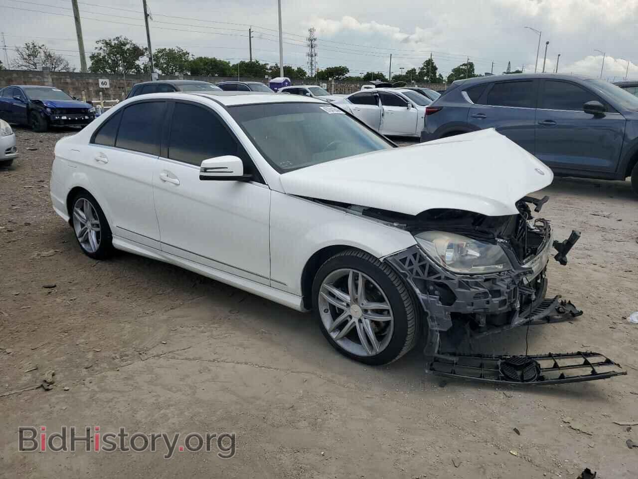 2013 MERCEDES-BENZ C-CLASS - VIN: WDDGF4HB7DA854385 - Фото 4