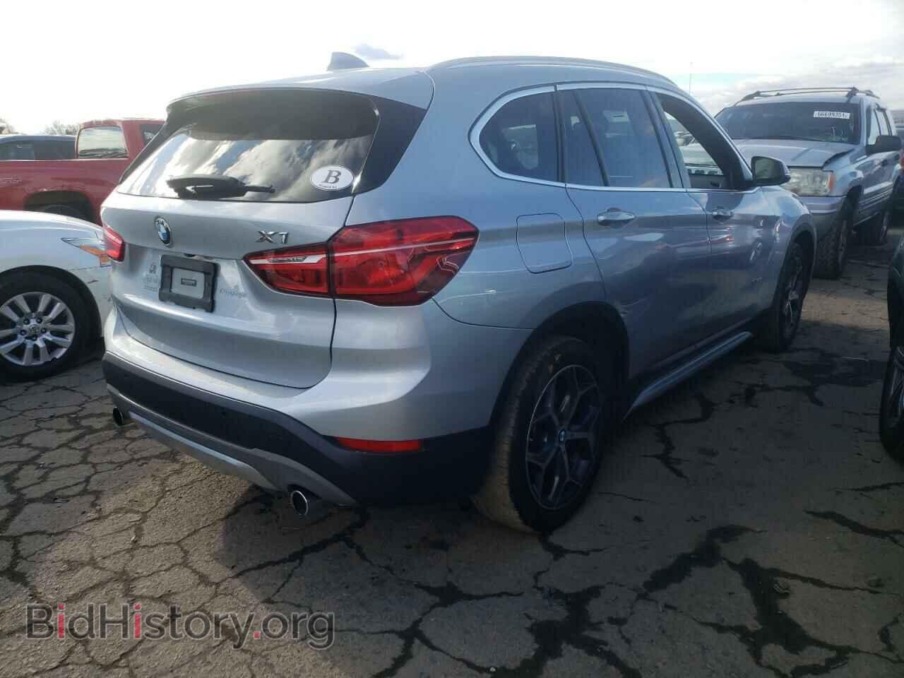 2017 BMW X1 - VIN: WBXHT3C30H5F77066 - Фото 4