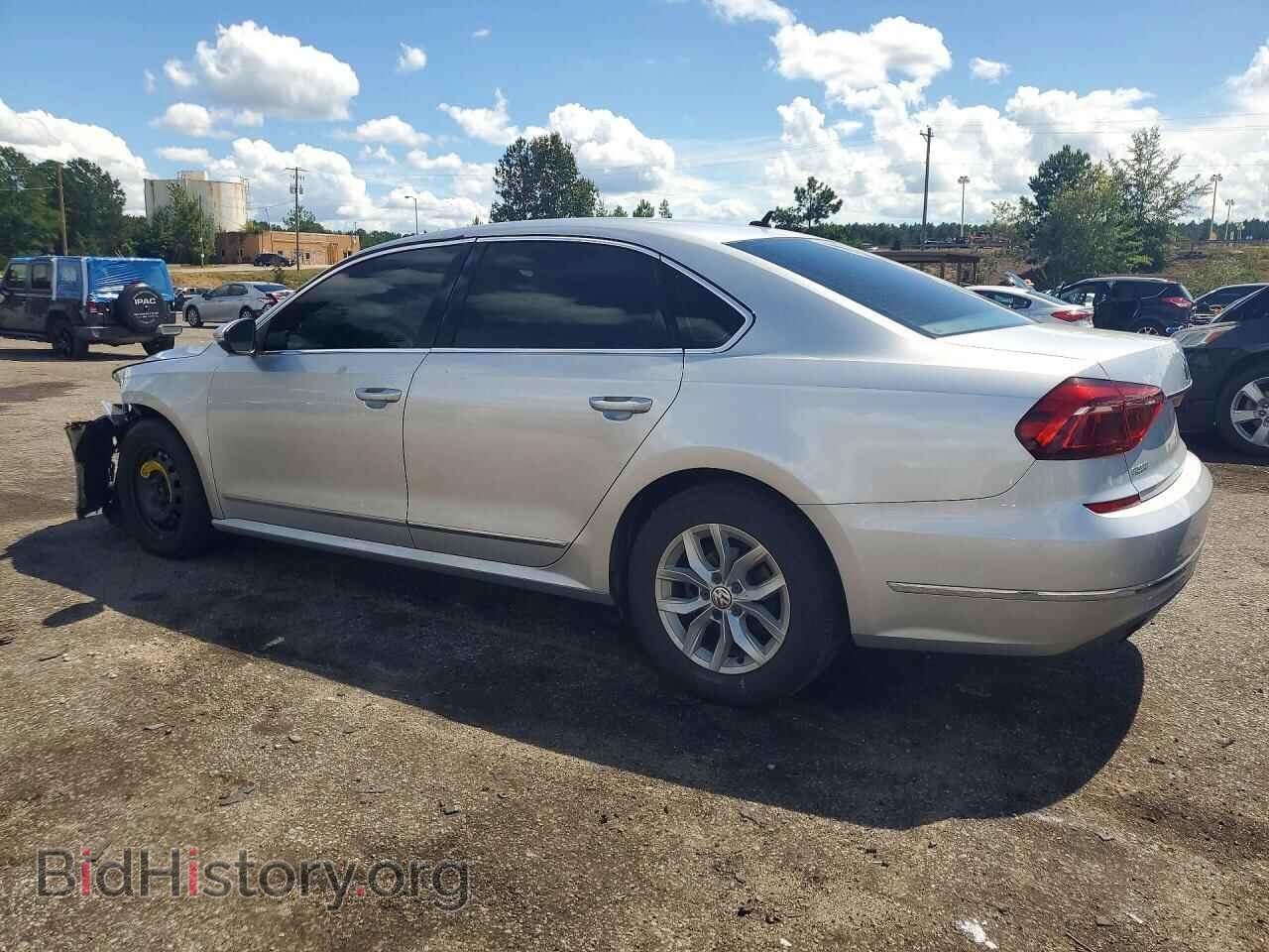 2017 VOLKSWAGEN PASSAT - VIN: 1VWAT7A38HC064355 - Photo 2