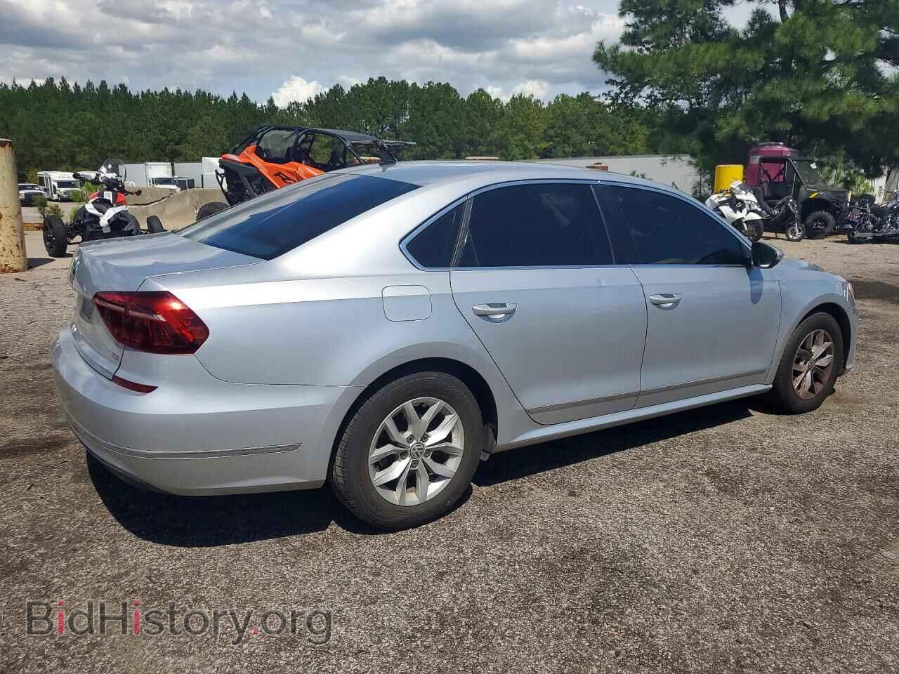 2017 VOLKSWAGEN PASSAT - VIN: 1VWAT7A38HC064355 - Photo 3