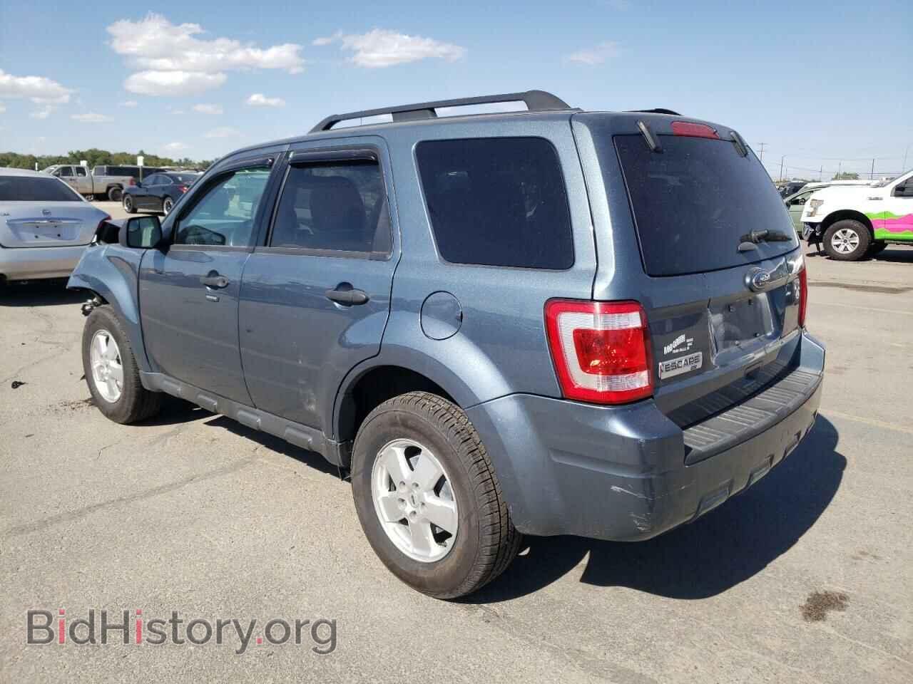 2011 FORD ESCAPE - VIN: 1FMCU0D73BKC11141 - Фото 2