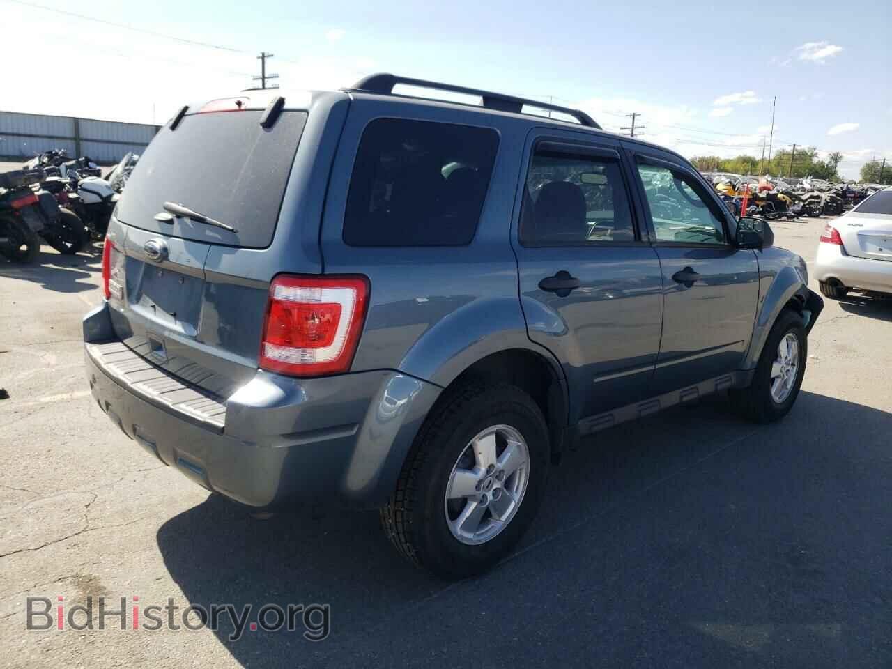 2011 FORD ESCAPE - VIN: 1FMCU0D73BKC11141 - Фото 3