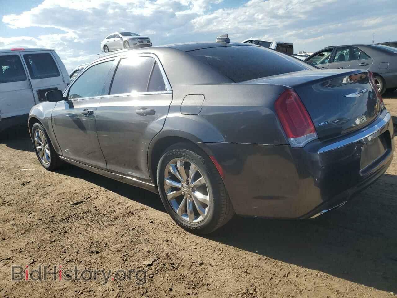 2016 CHRYSLER 300 - VIN: 2C3CCARG2GH216937 - Фото 2
