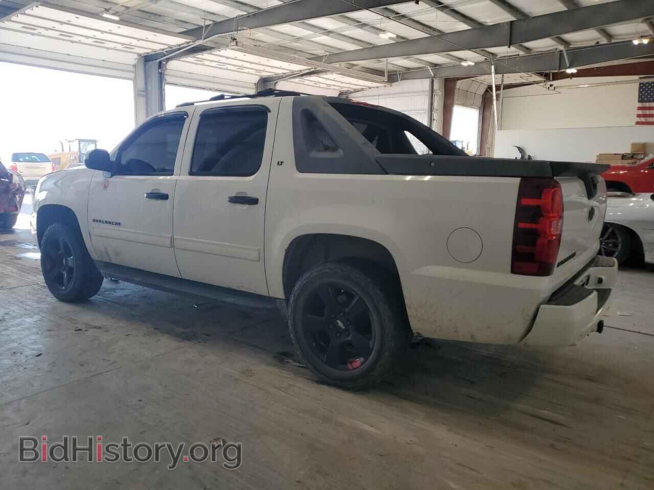 2011 CHEVROLET AVALANCHE - VIN: 3GNTKFE34BG139986 - Фото 2