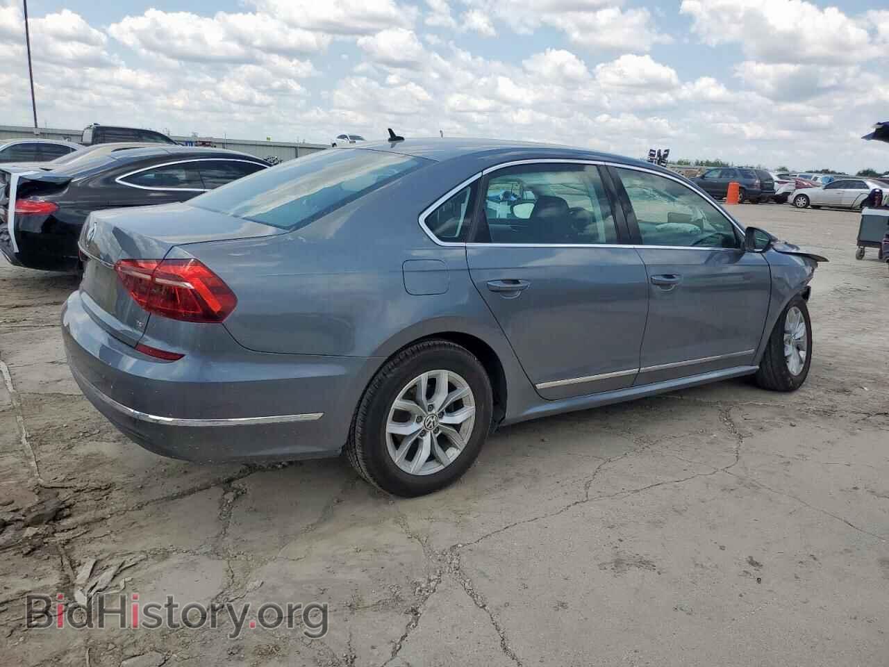 2017 VOLKSWAGEN PASSAT - VIN: 1VWAT7A30HC028143 - Фото 3