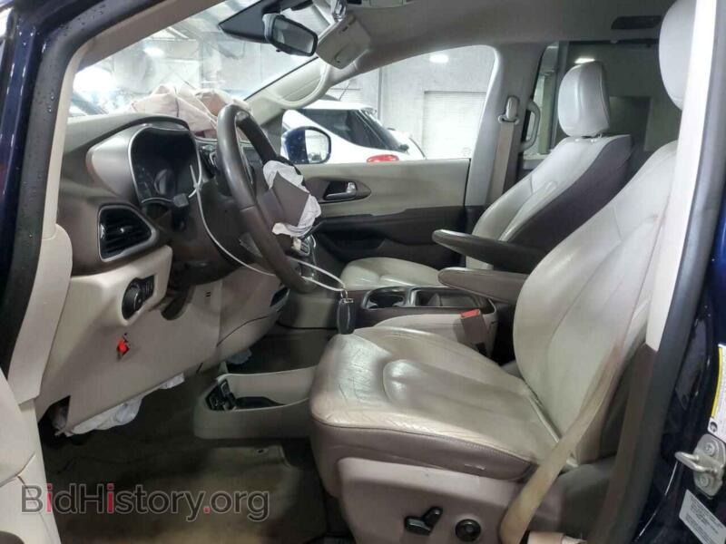 2017 Chrysler PACIFICA (VIN 2C4RC1BG7HR667809) — photo 7 of 13