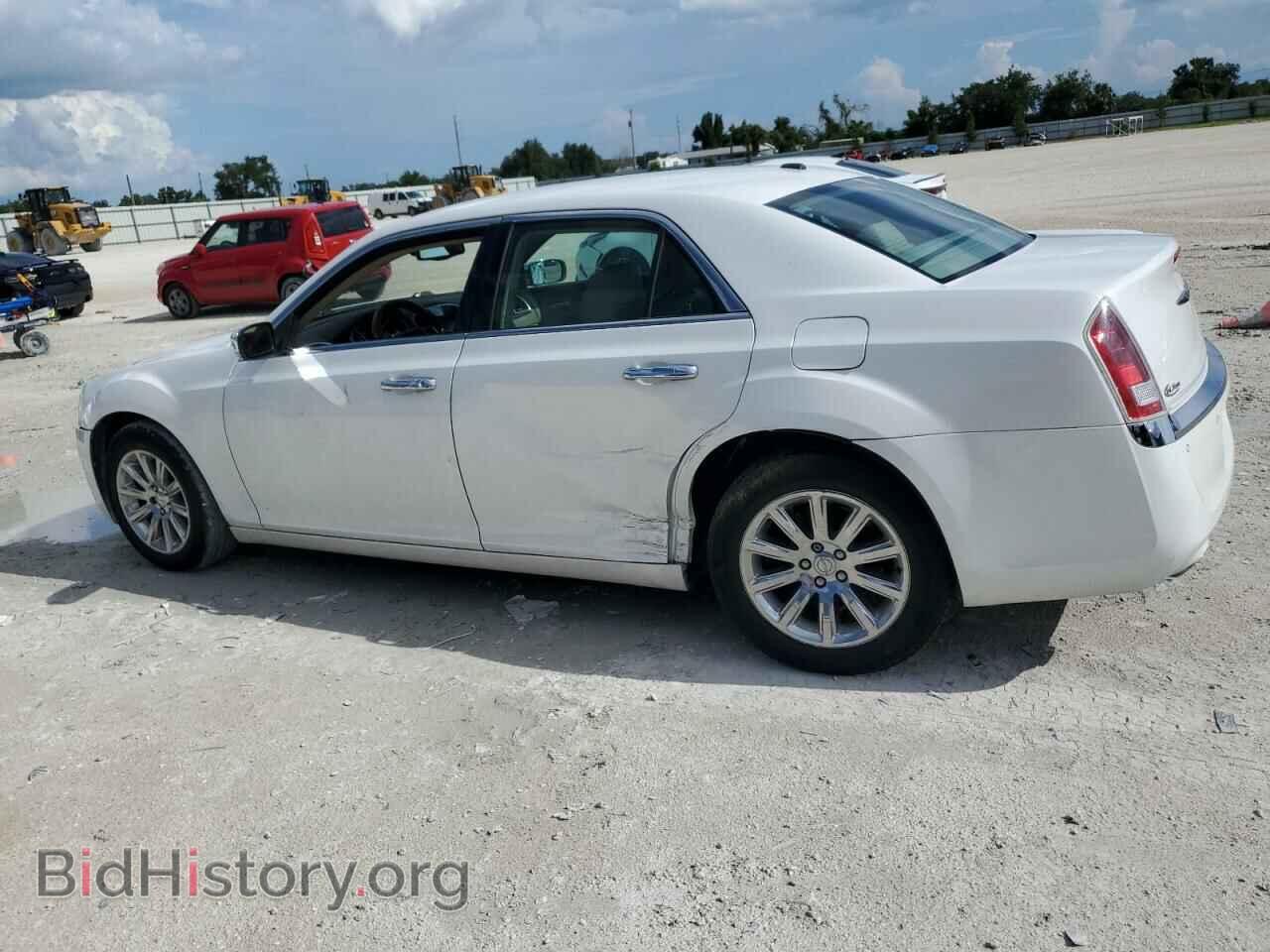 2011 CHRYSLER 300 - VIN: 2C3CA5CG2BH528478 - Фото 2