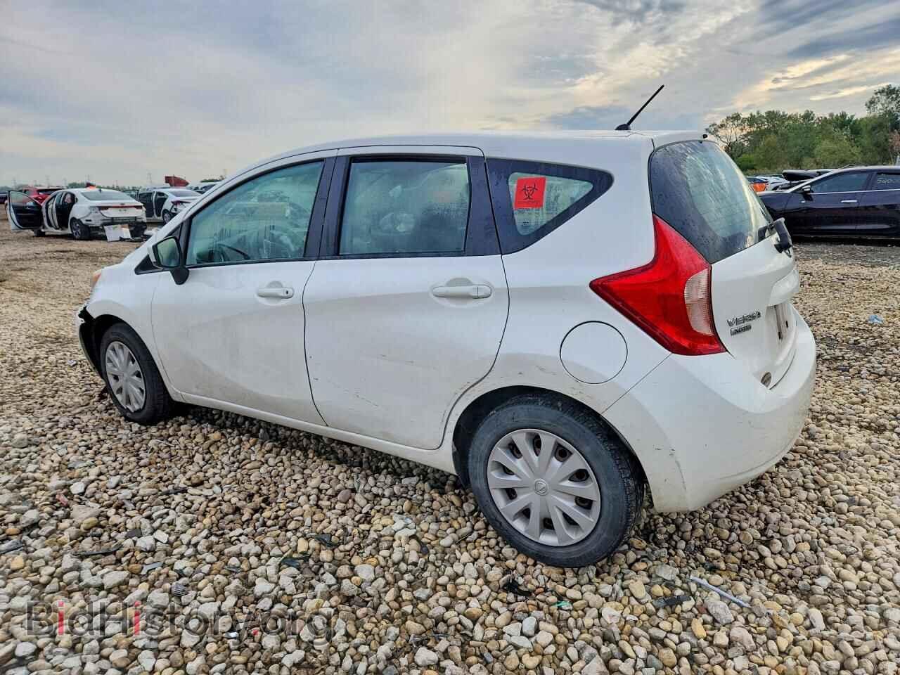 2015 NISSAN VERSA - VIN: 3N1CE2CP1FL383724 - Фото 2