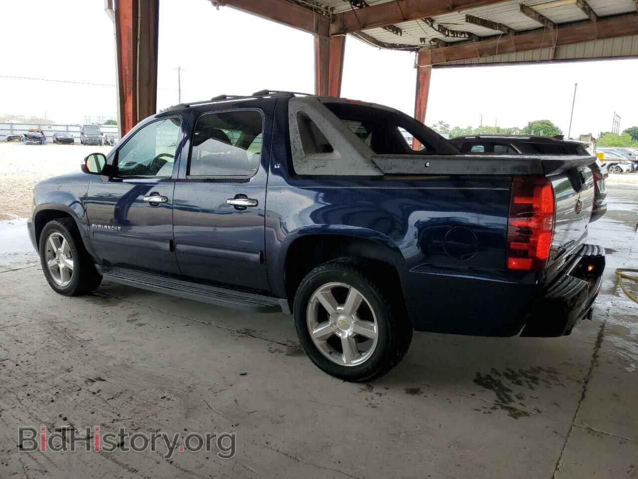 2011 CHEVROLET AVALANCHE - VIN: 3GNMCFE03BG217178 - Фото 2