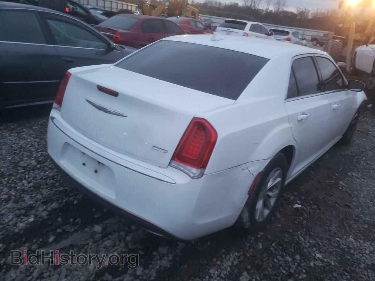 2015 CHRYSLER 300 - VIN: 2C3CCAAG7FH818159 - Фото 4