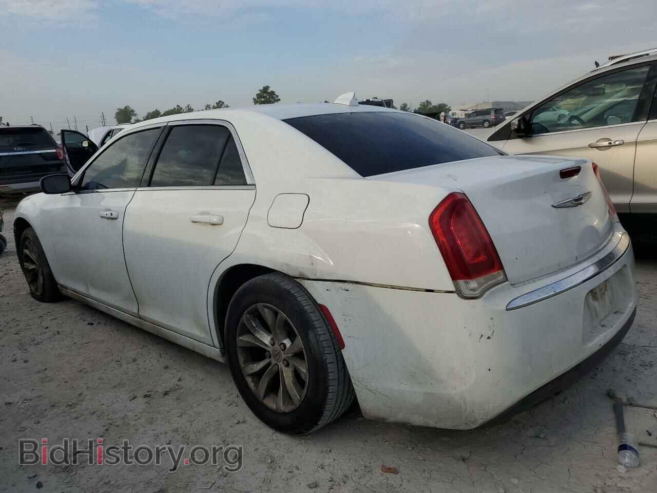 2015 CHRYSLER 300 - VIN: 2C3CCAAG0FH898839 - Фото 2