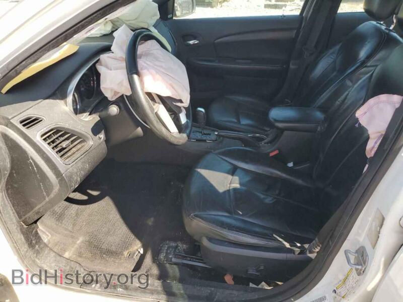 2013 Chrysler 200 (VIN 1C3CCBCG5DN607663) — photo 7 of 12